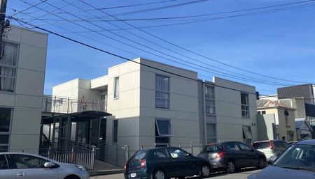 ROOM AVAILABLE IN ESTABLISHED SHARED APARTMENT: - Photo 3