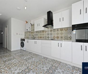 2 bedroom end of terrace house to rent - Photo 4