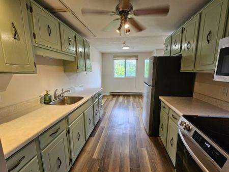 For Lease - 4 Avalon Place Unit# 102, Kitchener, Ontario - Photo 3