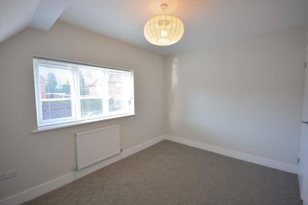 Dorking Road, Epsom, Surrey, KT18 7NL - Photo 3