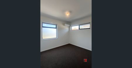 BRAND NEW TOWNHOUSES – MODERN LUXURY IN PRIME BOX HILL LOCATION - Photo 3