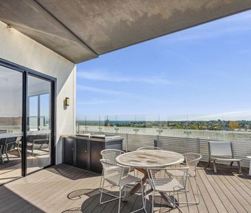 Modern living in the heart of Mentone - Photo 5