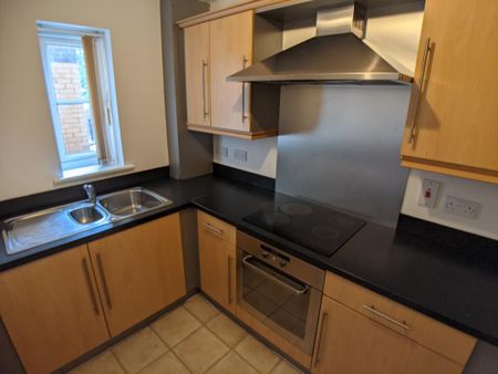 2 bedroom flat to rent - Photo 2