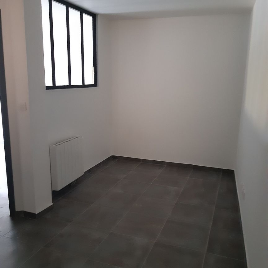 APPARTEMENT F2 / 51D rue de Paris 71530 CHAMPFORGUEIL - Photo 1