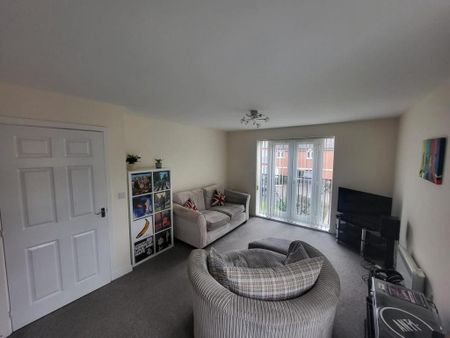 2 bedroom flat to rent - Photo 2