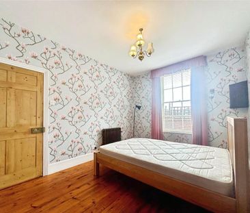 3 bedroom flat to rent - Photo 4