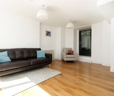 3 bedroom terraced house to rent - Photo 2