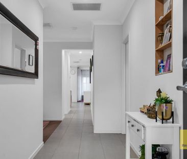 Charming 3-Bedroom Home with Modern Comforts and Single Garage - Photo 1