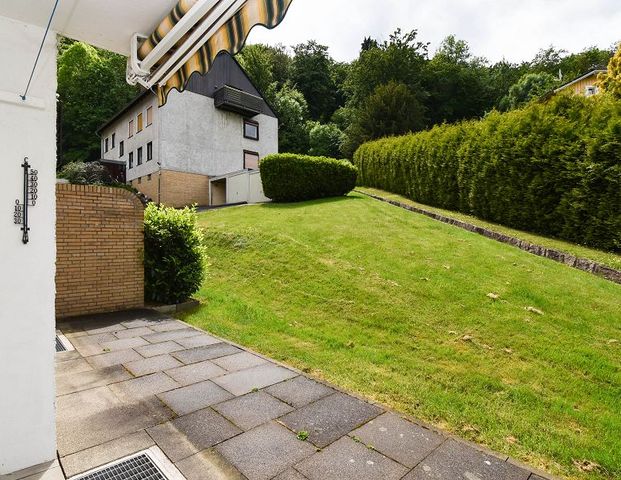 Sonnige 2-Zimmer-Wohnung mit Terrasse und schönem Blick ins Grüne! - Photo 1