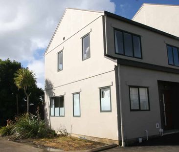 3 Bedrooms, New Lynn - Photo 2