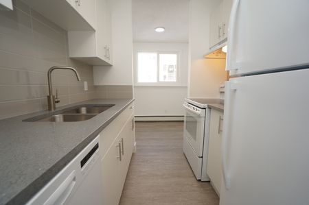 Rosario Apartments - Photo 2