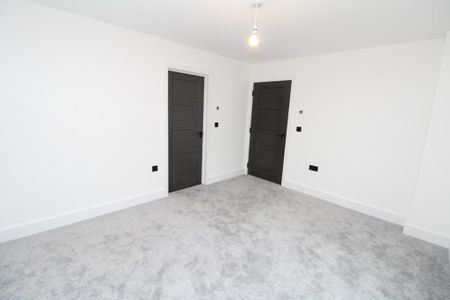 4 bedroom terraced house to rent - Photo 5