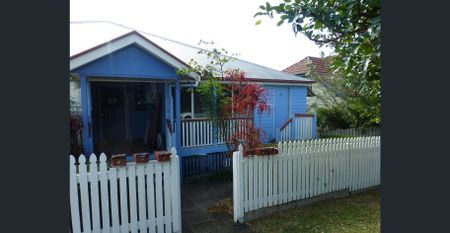 CONVENIENCE PLUS IN A CHARMING QUEENSLANDER UNIT - Photo 5