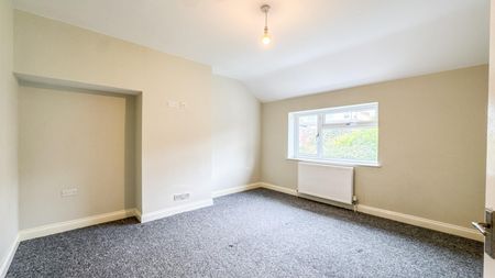 3 bedroom House To Let - Photo 4