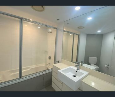 21810/5 Lawson St, Southport, Qld 4215 - Photo 4