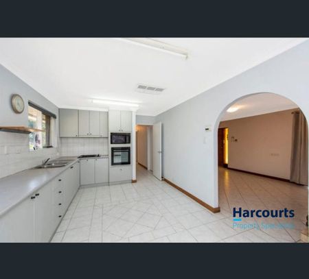 24 Merilee Terrace, Kelmscott, WA 6111 - Photo 4