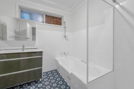 10 Lasburn Crescent, Carlingford. - Photo 3