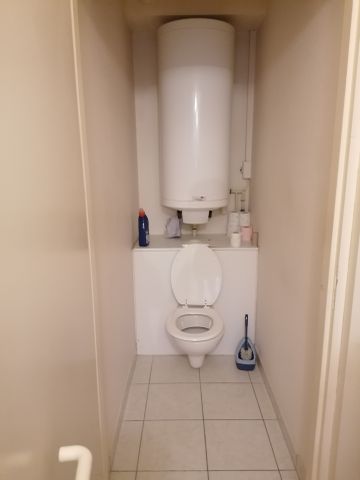 Location Appartement 2 pièces 57m² MONTAIGU VENDEE 85600 - Photo 5