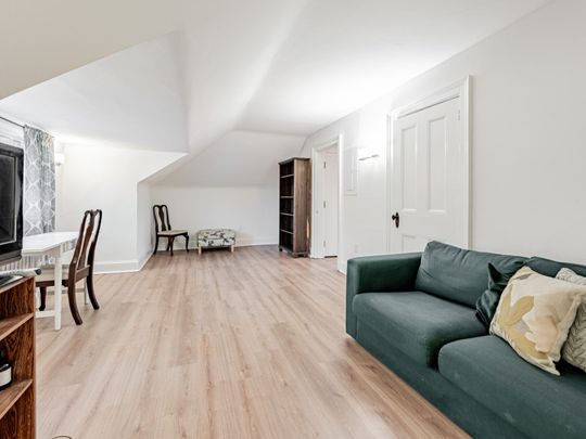 For Lease - 351 Palmerston Boulevard Unit# 3rd Flr, Toronto, Ontario - Photo 1