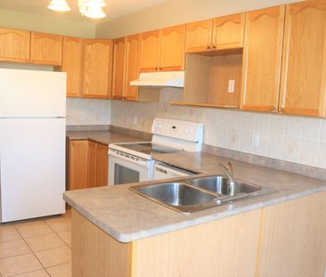 For Lease - 176 Colliston Crescent, Hunt Club - South Keys and Area... - Photo 3