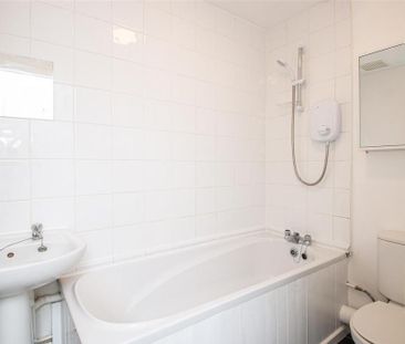 2 bedroom semi-detached house to rent - Photo 5