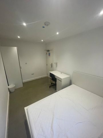 Room in a Shared Flat, Broad Lane, CV5 - Photo 3