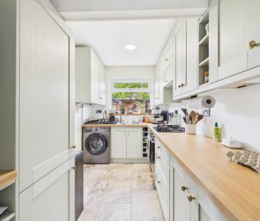 3 bedroom semi-detached house to rent - Photo 6