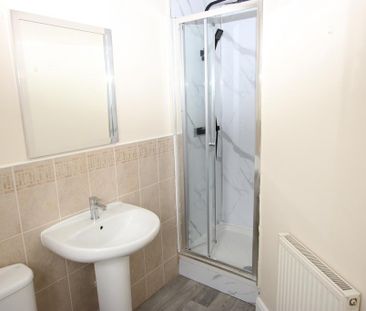 1 bedroom in a house share to rent - Photo 6