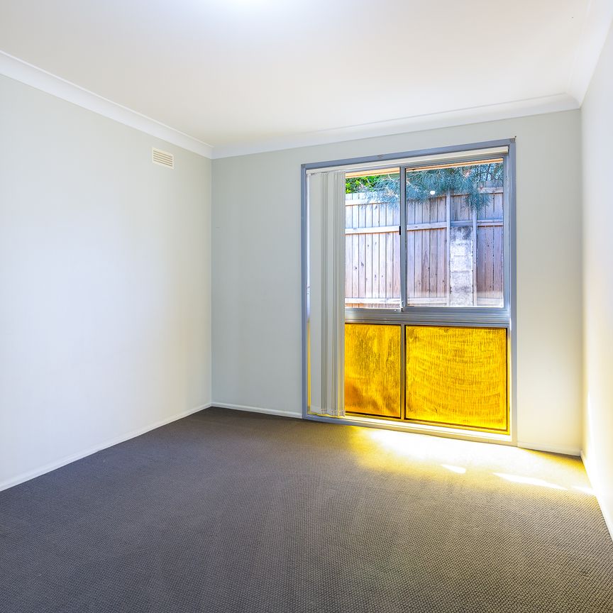 25 Wardoo Street, Southport QLD 4215 - House For Rent - $750 | Domain - Photo 1