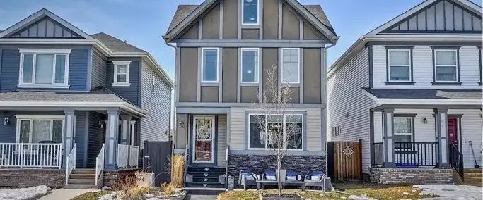 Rent Lowered! Fantastic Modern and bright home! | 68 Copperpond Park Southeast, Calgary - Photo 1