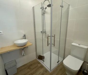 Travessera de Gràcia, Barcelona, Catalonia 08024 - Photo 6