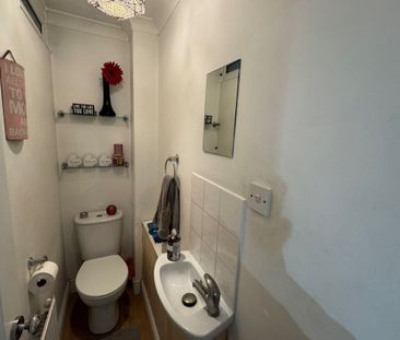 Jubilee Close - Photo 2