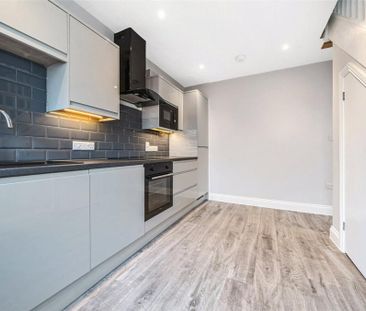 4 bedroom detached house to rent - Photo 4