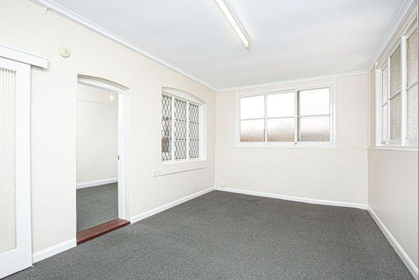 QUIET REAR POSITION - Photo 1