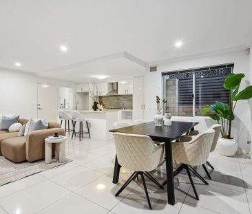 FANTASTIC LARGE STREET FRONT TOWNHOUSE - Photo 1