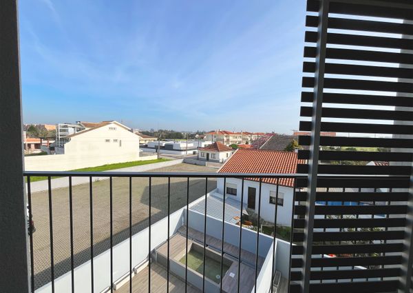 2 bedroom flat as new for rent in Aradas!