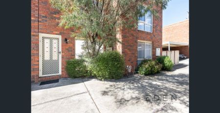 Low maintenance & right where you want to be - Photo 2