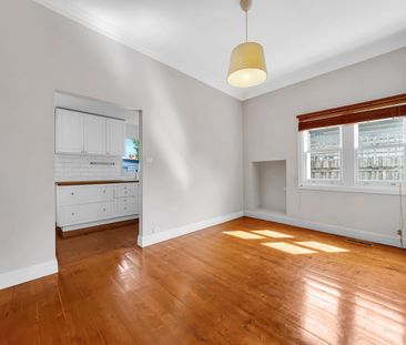 Charming Family Living in a Prime Coburg Location - Photo 2