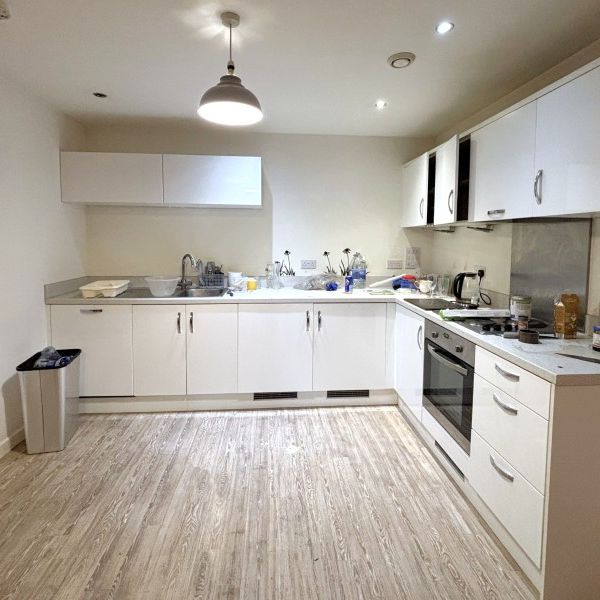 Guildford Road, Woking - 1 bedroomProperty for lettings - Seymours - Photo 1