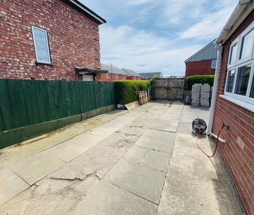 Chatham Gardens, Hartlepool - Photo 1