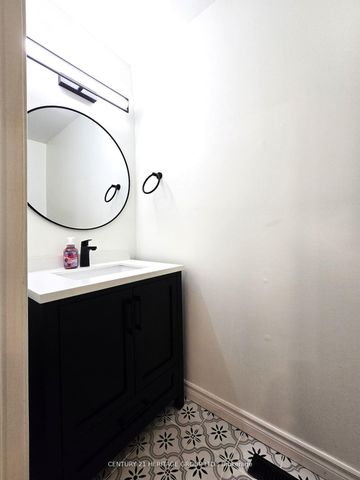 For Lease - 897 Caldwell Street, Newmarket, Ontario - Photo 4