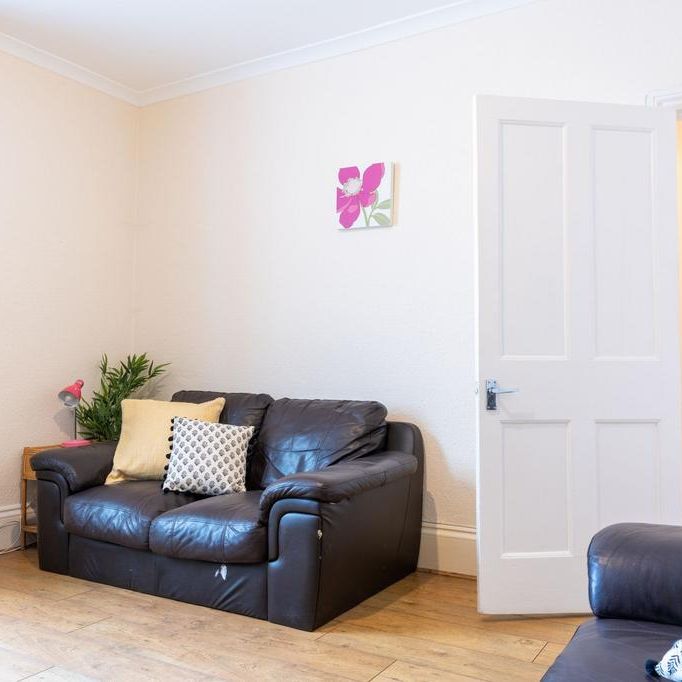 5 bedroom house to rent - Photo 1