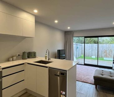Mangere, 3 bedrooms - Photo 4