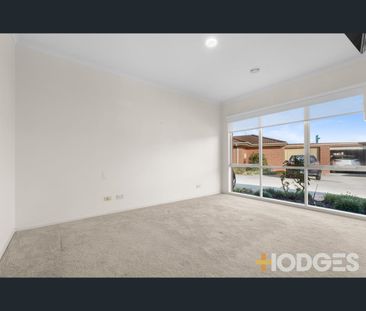 4 Shoal Court, Dingley Village, Vic 3172 - Photo 3