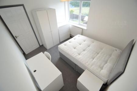 Bradford Crescent, Gilesgate - Photo 3