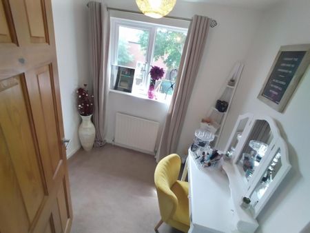 3 bedroom semi-detached house to rent - Photo 5
