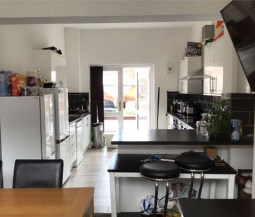 1 bedroom in a house share to rent - Photo 6