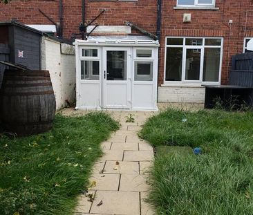 3 bedroom terraced house to rent - Photo 3
