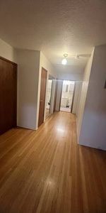 Pet-friendly 1Private Bedroom of a Furnished Apartment Move-in ready - Photo 4