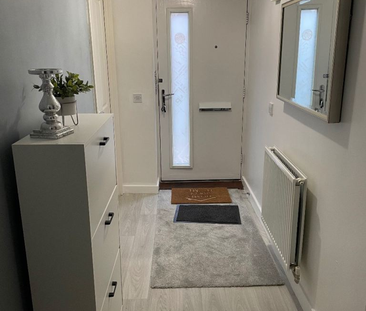 1 bedroom in a flat share to rent - Photo 6